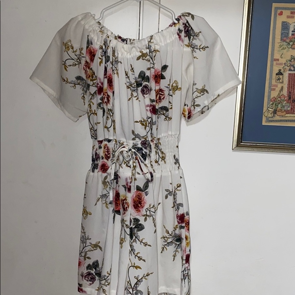 White flower romper